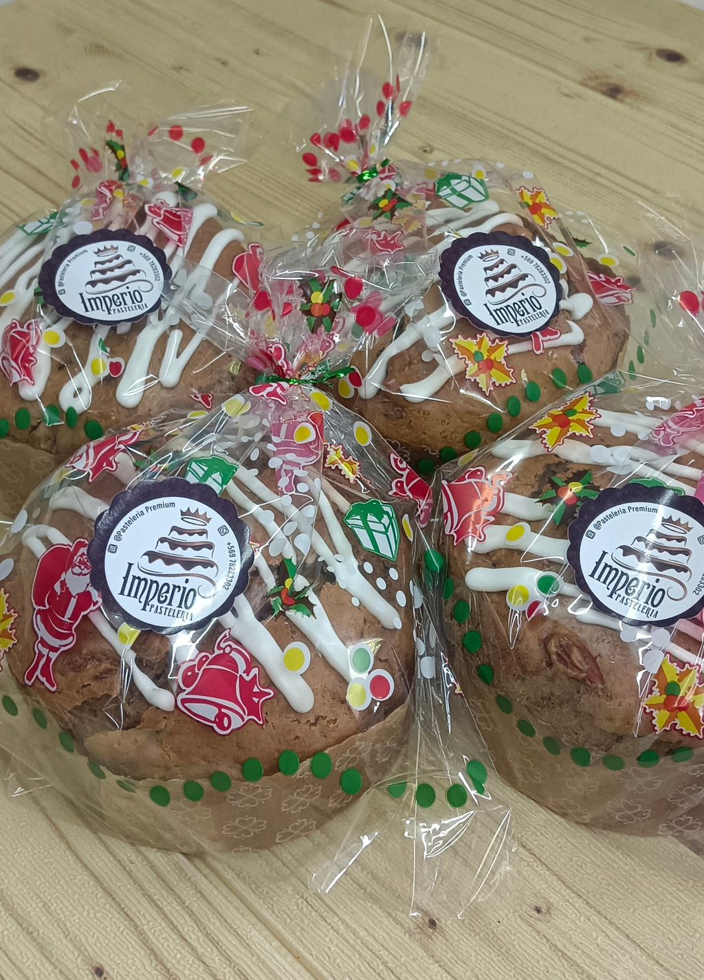 Pan de pascua tradicional fruta confitada y frutos secos